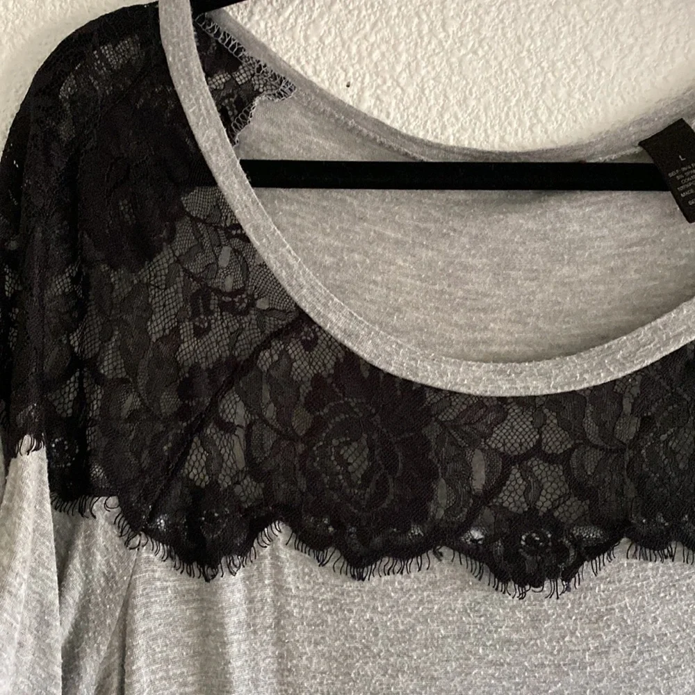 RED BY BKE • Pieced Lace Top • Large